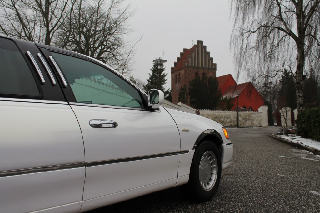 Limousine perfekt til konfirmationskørsel og, galla og bryllupskørsel - VIP Limo